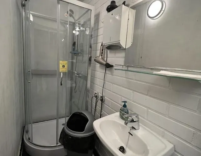 Office House Services 662 Hostel Helsinki